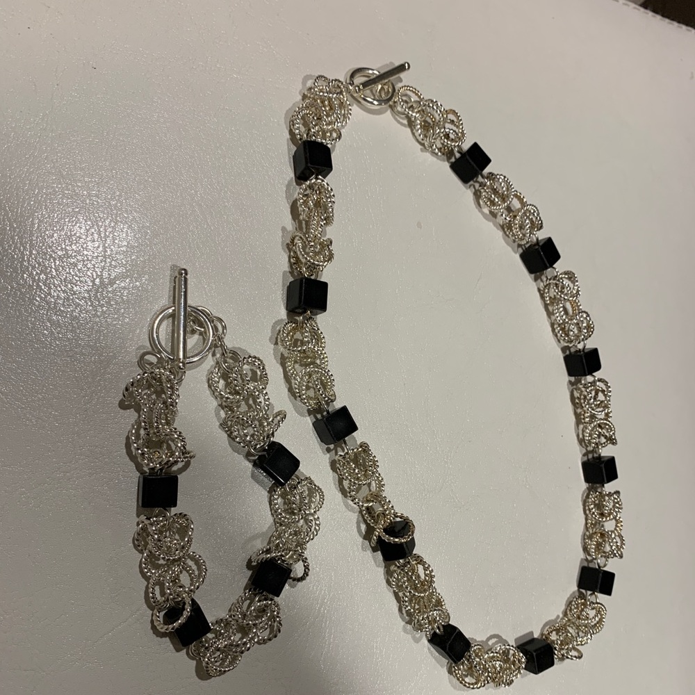 Matching Necklace and Bracelet set